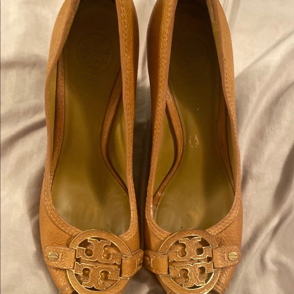 Tory Burch wedges 8.5 camel some wear price reflective. Still a lot of life left